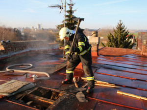 U rychlostky na Turnov hořela bývalá hospoda U Dědečků