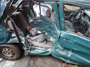 Vrtulník letecké záchranné služby zasahoval u nehody v Mníšku