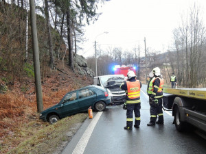 Vrtulník letecké záchranné služby zasahoval u nehody v Mníšku