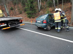 Vrtulník letecké záchranné služby zasahoval u nehody v Mníšku