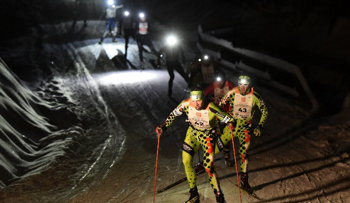 Čerstvě napadaný sníh, hvězdy a Měsíc nad hlavami. Night Light Marathon přinesl skvělé podmínky