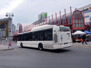 Liberec chce dostat lidi z aut do vlaků a autobusů. Do roku 2030 chce snížit emise o 40 procent
