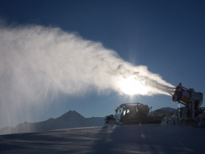 Na sjezdovkách leží až 70 centimetrů sněhu, podmínky k lyžování jsou dobré