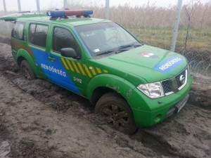 Policejní vůz na hranici