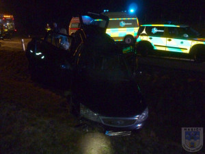 U Hrádku nad Nisou se v neděli večer střetla dvě auta a motocykl