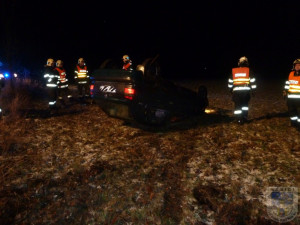 Řidička otočila Felicii na střechu, zranila tři spolucectující