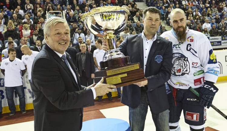 Rekordní základní část je u konce. Tygři roznesli Vary. A teď do playoff