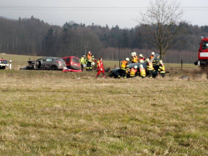 FOTO: Další tragická nehoda. Při střetu u Rynoltic zemřel člověk