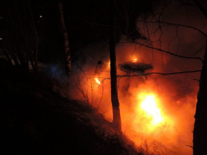 Z dodávky zbyl jen ohořelý vrak. Auto lehlo popelem kvůli závadě na elektroinstalaci