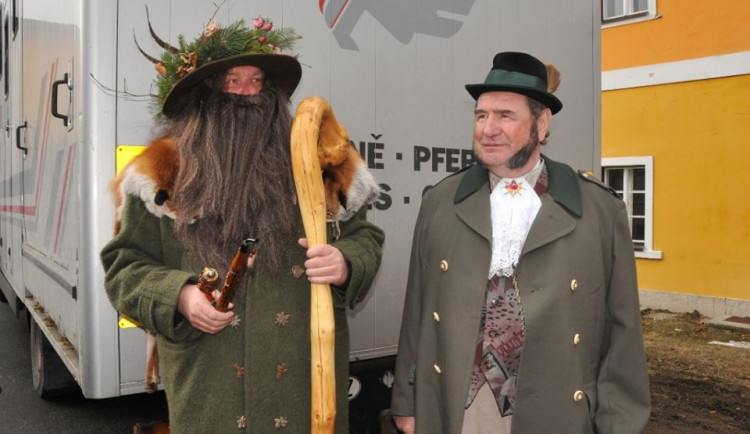 Krakonoš se v Harrachově loučil se zimou a vítal jaro