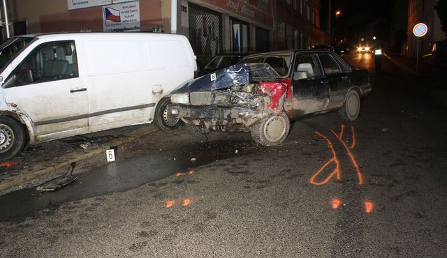 Mladý řidič havaroval v Lomnici nad Popelkou