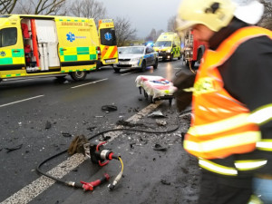 Vážná nehoda uzavřela silnici z České Lípy do Mimoně