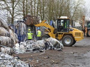 V česko-polském pohraničí začala likvidace zbylé části skládky nelegálního odpadu