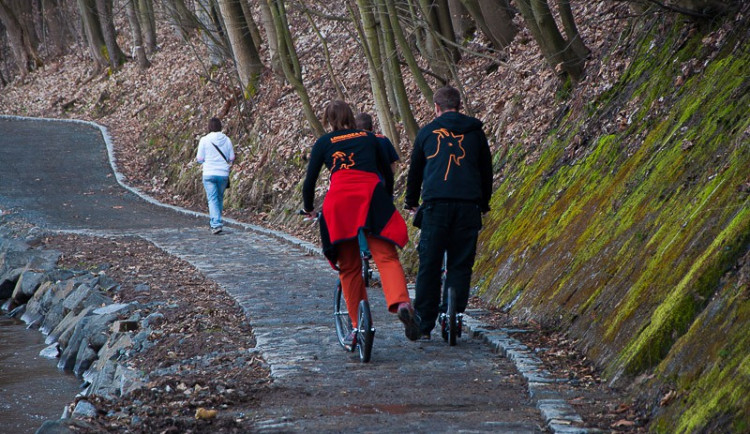 Zájem o cyklotrasu u Turnova loni stoupl. Denně po ní projede skoro 800 lidí