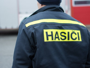 Řidič otočil u Jítravy svou dodávku na střechu, nic vážného se mu nestalo