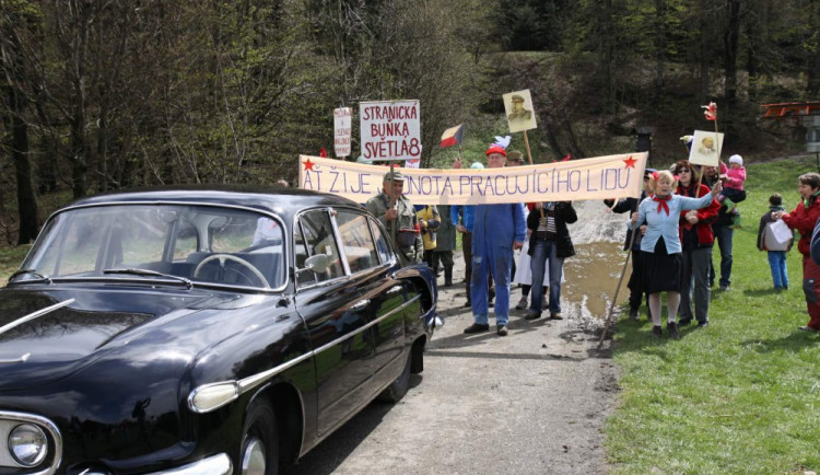 I letos budou slavit recesisté  První máj na Pláních pod Ještědem.