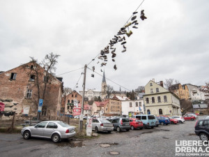 Liberec chce v centru a u zoo přidat desítky parkovacích míst