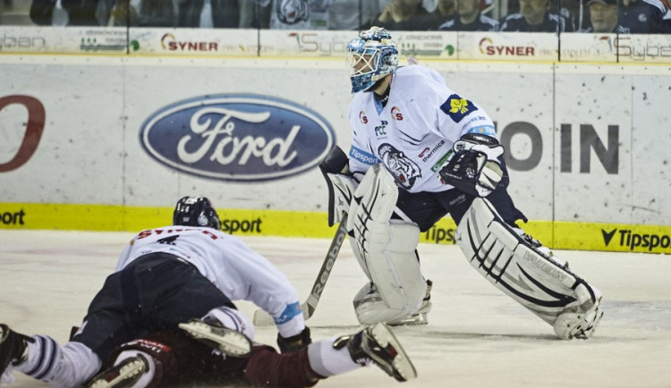 Zatnou Tygři drápy a využijí dnešní mečbol? Trůn je na dosah