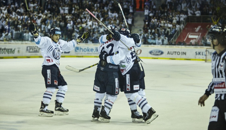 Jsme k titulu blíže, ale stále strašně daleko, říká Radivojevič