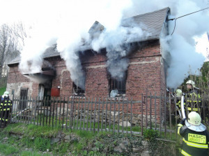 Požár rekonstruované chalupy v Jindřichovicích.