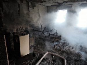 Požár rekonstruované chalupy v Jindřichovicích.