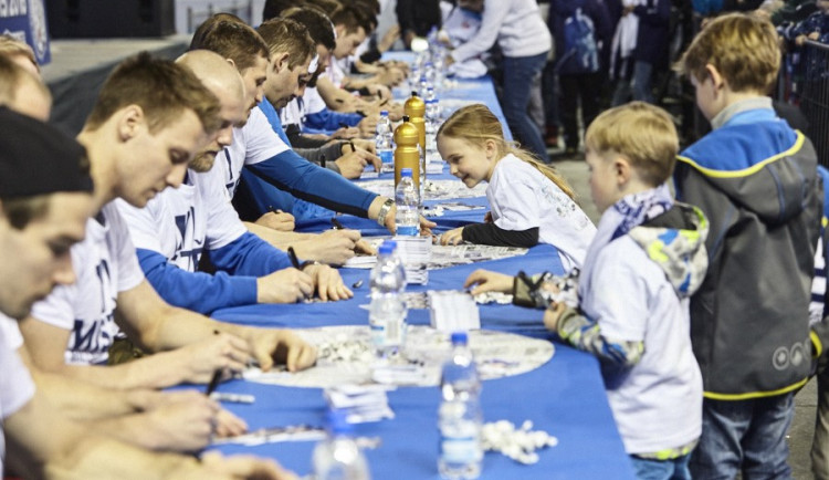 Tygří autogramiádu vzaly útokem tisíce fanoušků