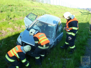 Nehoda u Václavic: Dvě auta skončila mimo silnici