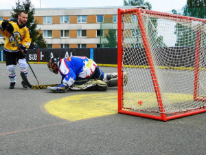 Rozhodujícím proměněným nájezdem si Jozef Glombík připisuje hattrick a získává tak pro Vosy Liberec dva důležité body