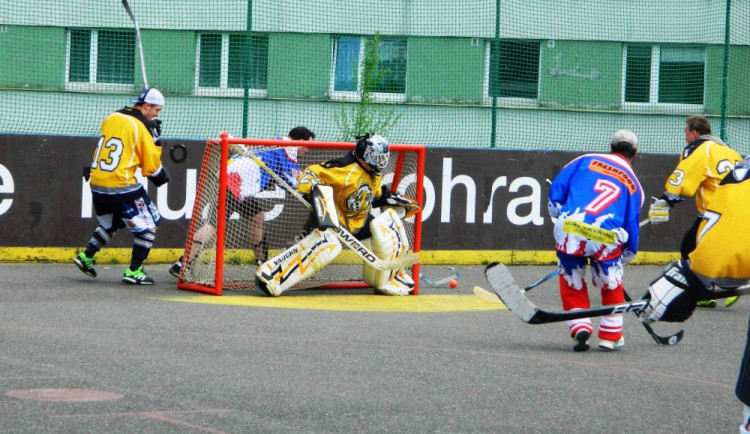 utkání ve kterém nebylo na vyložené šance nouze skončilo neuvěřitelně 51:44 na střely a 4:4 na stav skóre po základní hrací době