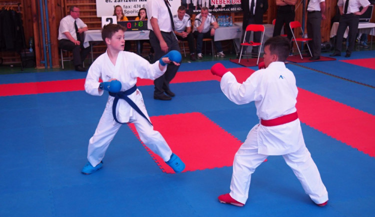 Nejmladší karatisté Gryfu opanovali stupně vítězů Regionální ligy družstev