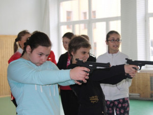 Plameny a výbuchy ukázaly, že chemie umí být zábavná i nebezpečná