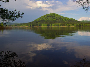 Máchovo jezero zahájilo sezonu, slaví 650 let svého založení