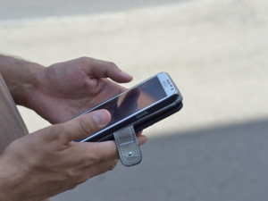 Liberec zavádí placení parkovného SMS zprávou, délku parkování si ale nenavolíte