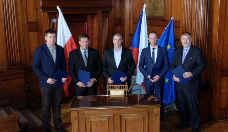 Starostové po podpisu