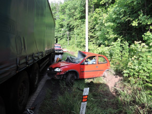 Silnici z Mníšku na Liberec uzavřela smrtelná nehoda
