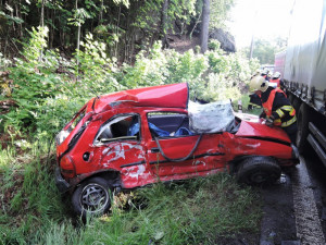 Silnici z Mníšku na Liberec uzavřela smrtelná nehoda