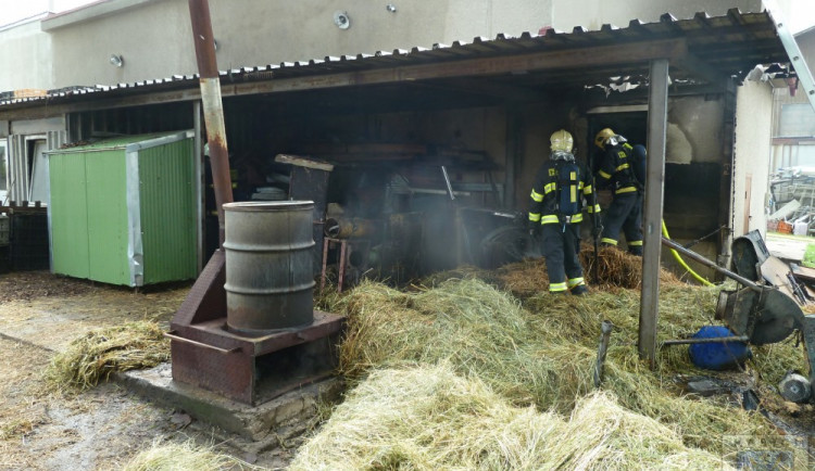 Požár v areálu bývalého Vulkánu v Hrádku nad Nisou zaměstnal tři jednotky hasičů