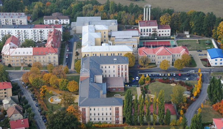 Střední škola v Turnově se možná opět rozdělí. Liberecký kraj chce uklidnit situaci