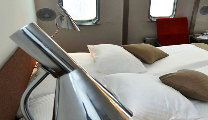 Dva pokoje na Ještědu získávají původní podobu