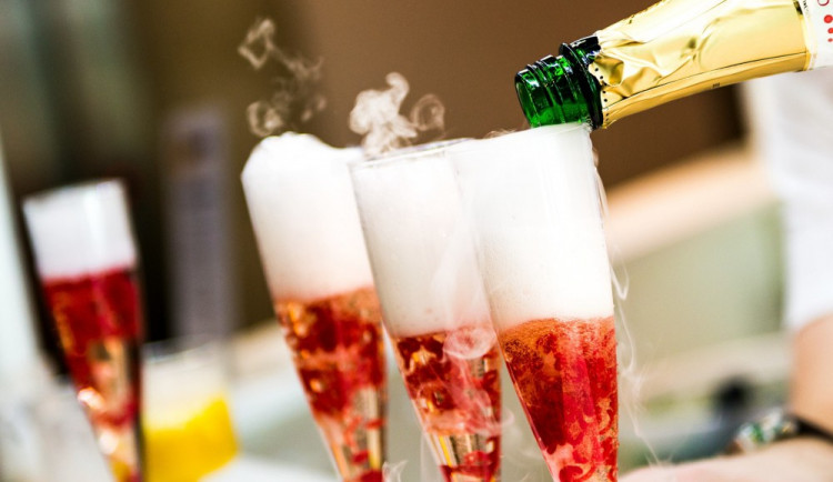 Jste starší osmnácti let? iQLandia zve na Late night