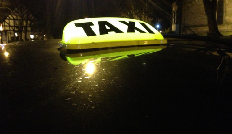 1000x1000-1431890002-taxi