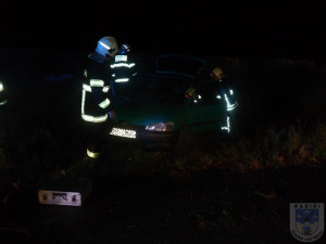 Zfetovaný Polák ujížděl hrádeckým policistům. Honičku zastavil až náraz do policejního auta