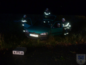Zfetovaný Polák ujížděl hrádeckým policistům. Honičku zastavil až náraz do policejního auta