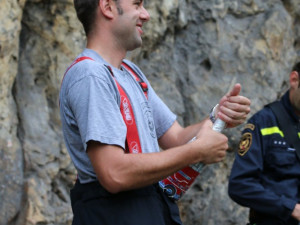 Turnovští hasiči připravili pro kolegu neobvyklé rozloučení