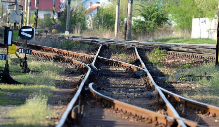 Cestujete vlakem? Dopravu na Frýdlantsku zkomplikují opravy železničních tratí