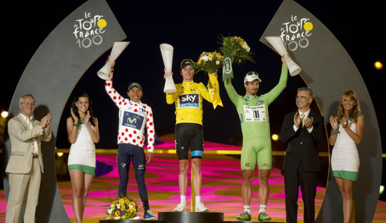 Skláři v Lindavě dnes vyráběli trofeje pro Tour de France