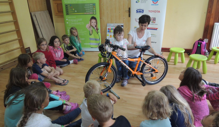 Děti na táboře v Jizerkách hovořily o bezpečném chování na silnicích