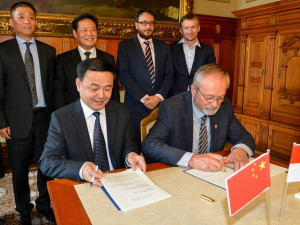 Liberec chce spolupracovat s čínskou metropolí Shijiazhuang. Obě města podepsala memorandum