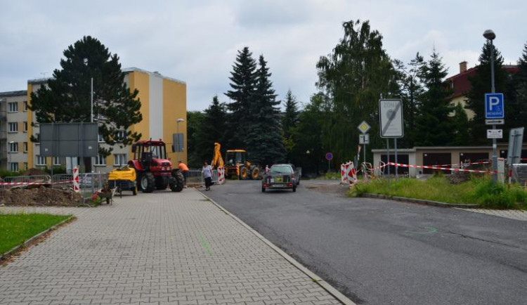 Hlavní vjezd do jablonecké nemocnice bude asi měsíc uzavřený