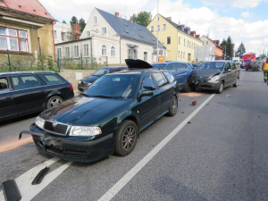 Hromadná nehoda pěti aut ve Vratislavicích, škoda jde do stovek tisíc korun